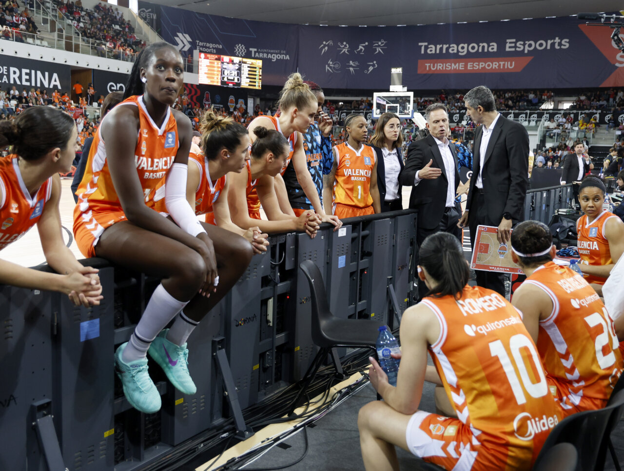 Jugadoras del Valencia Basket en la final de la Copa de la Reina 2026