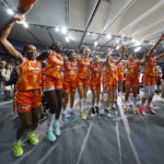 Jugadoras del Valencia Basket celebrando su victoria en la Copa de la Reina 2026.