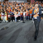 Aficionados del Valencia Basket celebran la victoria en la Copa de la Reina 2026.