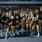 Jugadoras del Valencia Basket femenino celebran su victoria en la Copa de la Reina 2026