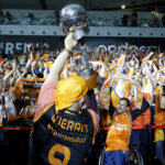Celebración del equipo femenino de Valencia Basket tras ganar la Copa de la Reina 2026