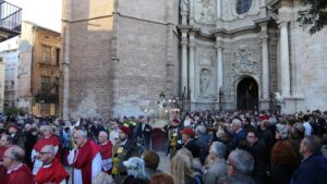 Mónica Gil presenta la sección de jóvenes en las fiestas de Sant Vicent Ferrer