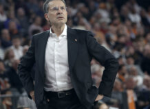 Pedro Martínez entrenador del Valencia Basket en un partido reciente