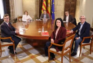 Reunión de Pérez Llorca con representantes económicos y sociales