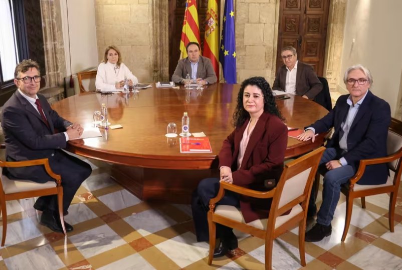Reunión de Pérez Llorca con representantes económicos y sociales
