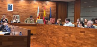 Reunión del pleno extraordinario en Torrent sobre subvenciones a asociaciones