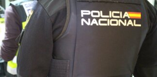 Agente de la Policía Nacional en un operativo de seguridad