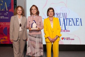 Entrega del Premio Mujer Atenea 2026 en Torrent con Maribel Martínez