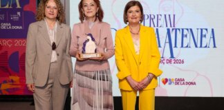 Entrega del Premio Mujer Atenea 2026 en Torrent con Maribel Martínez