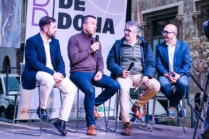 Evento del premio Va de Dona en Rafelbunyol con varios ponentes