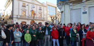 Multitud de personas celebrando en las Fallas de Torrent 2026