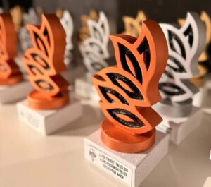 Trofeos de la Gala Literaria de Torrent 2026 en exhibición