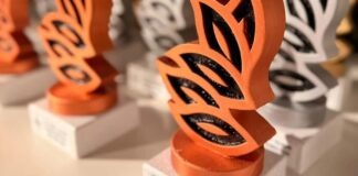 Trofeos de la Gala Literaria de Torrent 2026 en exhibición