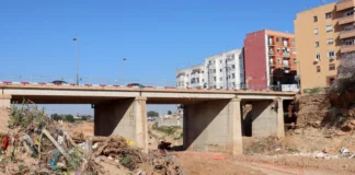 Puente de Quatre Camins en Torrent con daños visibles tras la DANA