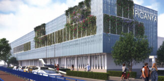 Vista exterior de la piscina cubierta y centro deportivo de Picanya