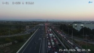 Retenciones de tráfico en la Pista de Silla en Valencia por una avería