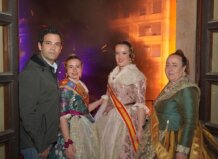 130.000 kilos de ceniza tras la quema de todos los monumentos falleros de Paterna Falleras Mayores de Paterna en la Nit de la Cremà