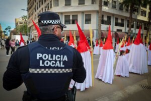 La Policía Local de Torrent garantiza la seguridad durante la Semana Santa.