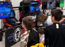 Foios se prepara para la nueva edición de ‘Territori Gamer’ los días 28 y 29 de marzo Niños jugando videojuegos en un torneo de eSports en Foios
