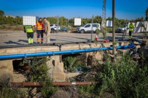 El Ayuntamiento de Torrent avanza en la renovación de una tubería dañada por fuertes lluvias.