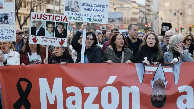 Protesta masiva en Valencia exigiendo justicia por la gestión de Mazón