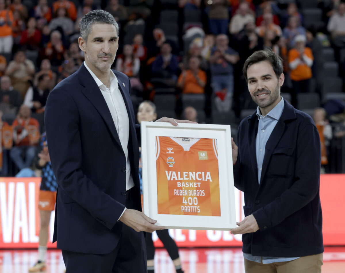 Homenaje a Rubén Burgos por sus 400 partidos en Valencia Basket