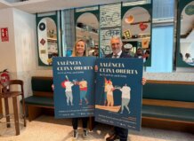 Presentada en sociedad la edición de primavera de València Cuina Oberta Presentación del evento València Cuina Oberta primavera 2026 con dos personas sosteniendo carteles