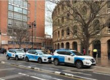 Vehículos de policía en la calle durante las Fallas de Valencia