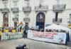 Manifestantes en València pidiendo el cese de hostilidades en Oriente Medio