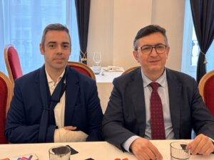 Vicente Lafuente en un desayuno informativo con empresarios