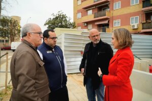 Cuca Gamarra durante su visita al cuartel de la Guardia Civil en Paiporta
