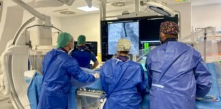 Médicos en la nueva Unidad de Arritmias del hospital Vithas Valencia