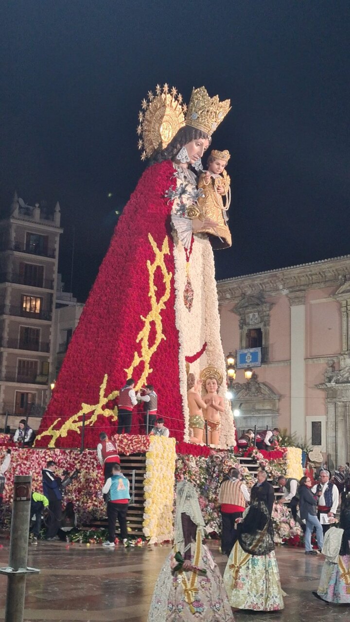 Manto de la Virgen de los Desamparados en la Ofrenda de Fallas 2026
