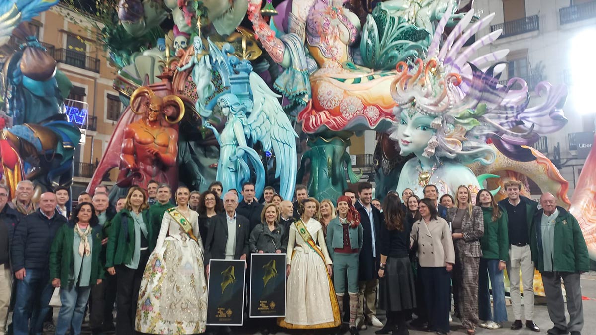 La Falla Convento Jerusalén celebra sus XIII Premios al Mérito Fallero con una gala especial.