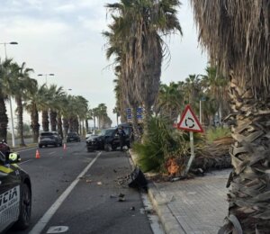 Accidente de tráfico en la avenida Serra d’Aitana en Alboraia