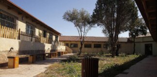 Vista del albergue y zona recreativa en La Costera, Puçol.
