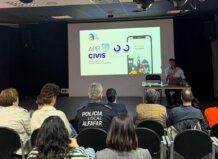 Presentación de la app Civis en un evento en Alfafar