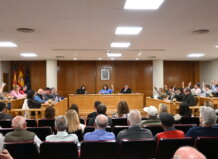 Aprobada la mayor ampliación de plantilla municipal de la historia de Quart de Poblet para fortalecer servicios Reunión del pleno del Ayuntamiento de Quart de Poblet con votaciones