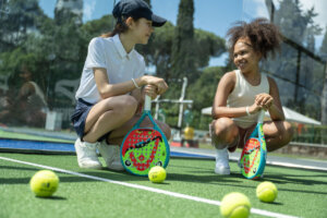 En Aspresso K7, el deporte se vive con alegría y compañerismo. Las actividades de abril fomentan el trabajo en equipo y el respeto entre los participantes. Este evento es una oportunidad para que los niños descubran el valor del juego limpio y la diversión en el deporte.
