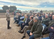 La Generalitat anuncia 2 millones en ayudas directas para los agricultores de l'Horta de València Miguel Barrachina se reúne con agricultores de l'Horta de València.