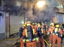 Bomberos trabajando en un incendio en Quart de Poblet