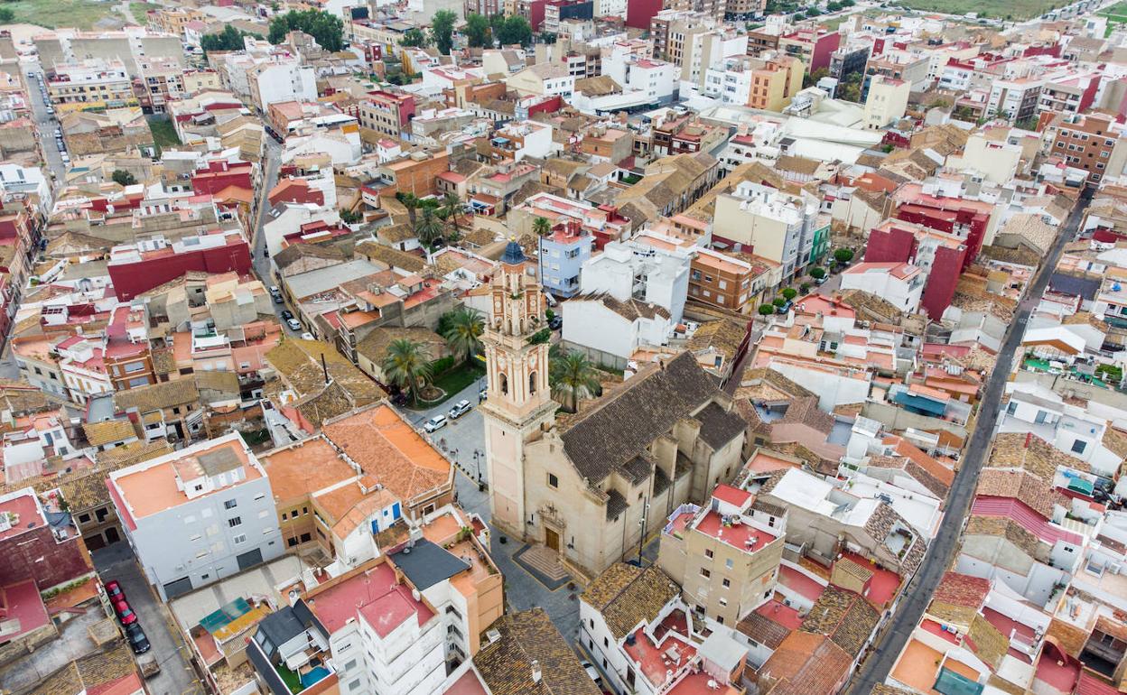 Vista aérea de Catarroja mostrando su arquitectura y urbanismo