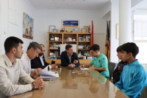 Reunión de firmantes de convenios deportivos en Burjassot