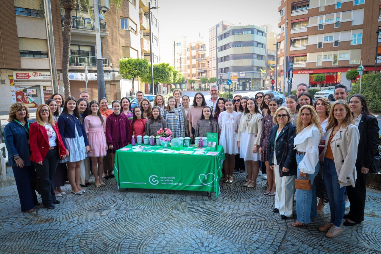 La Cuestación Contra el Cáncer en Torrent reunió a la comunidad para recaudar fondos.