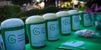 Mesas de recaudación de la Cuestación Contra el Cáncer en Torrent