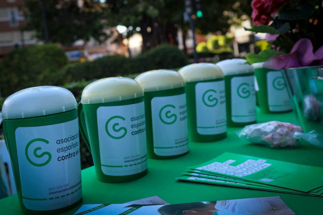 Mesas de recaudación de la Cuestación Contra el Cáncer en Torrent