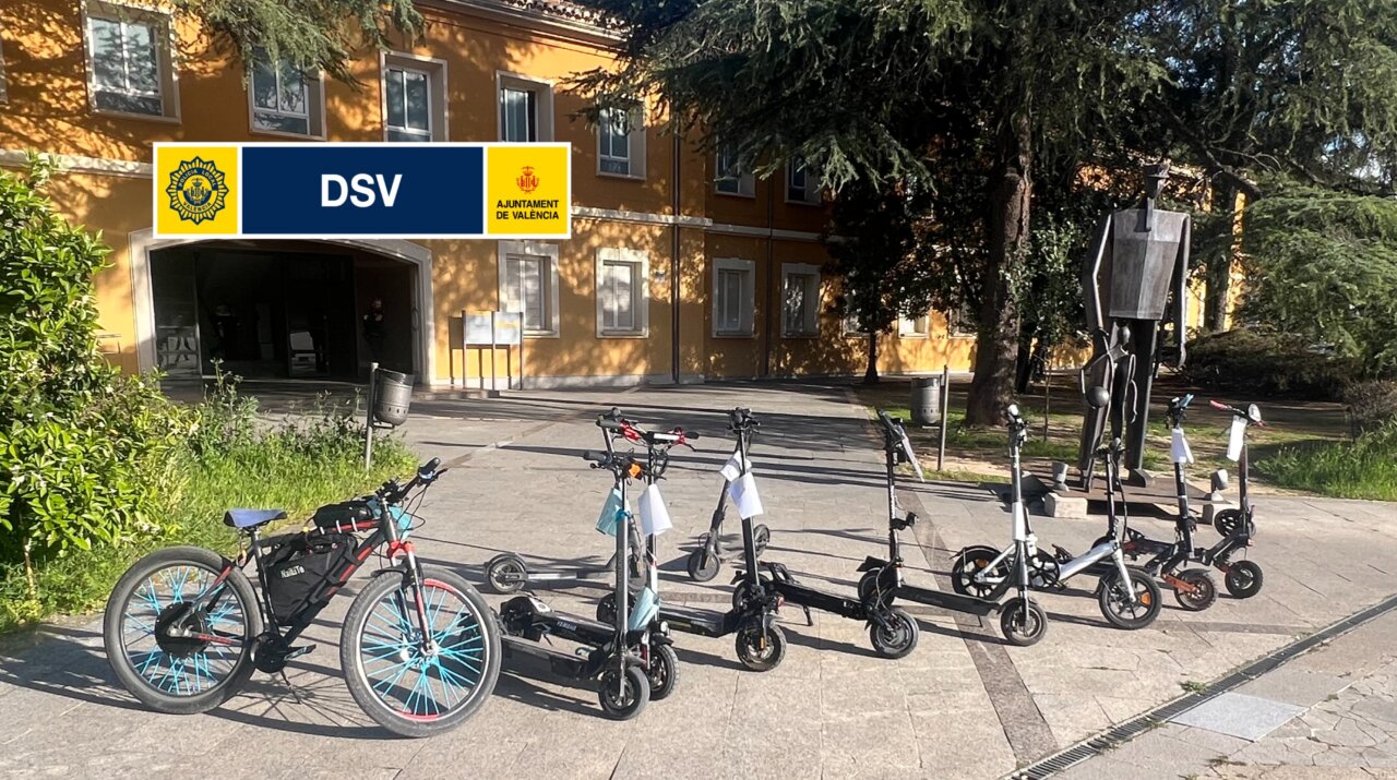 Patinetes eléctricos inmovilizados por la Policía Local de Valencia