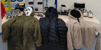 Prendas de vestir y objetos recuperados por la Policía Nacional en València