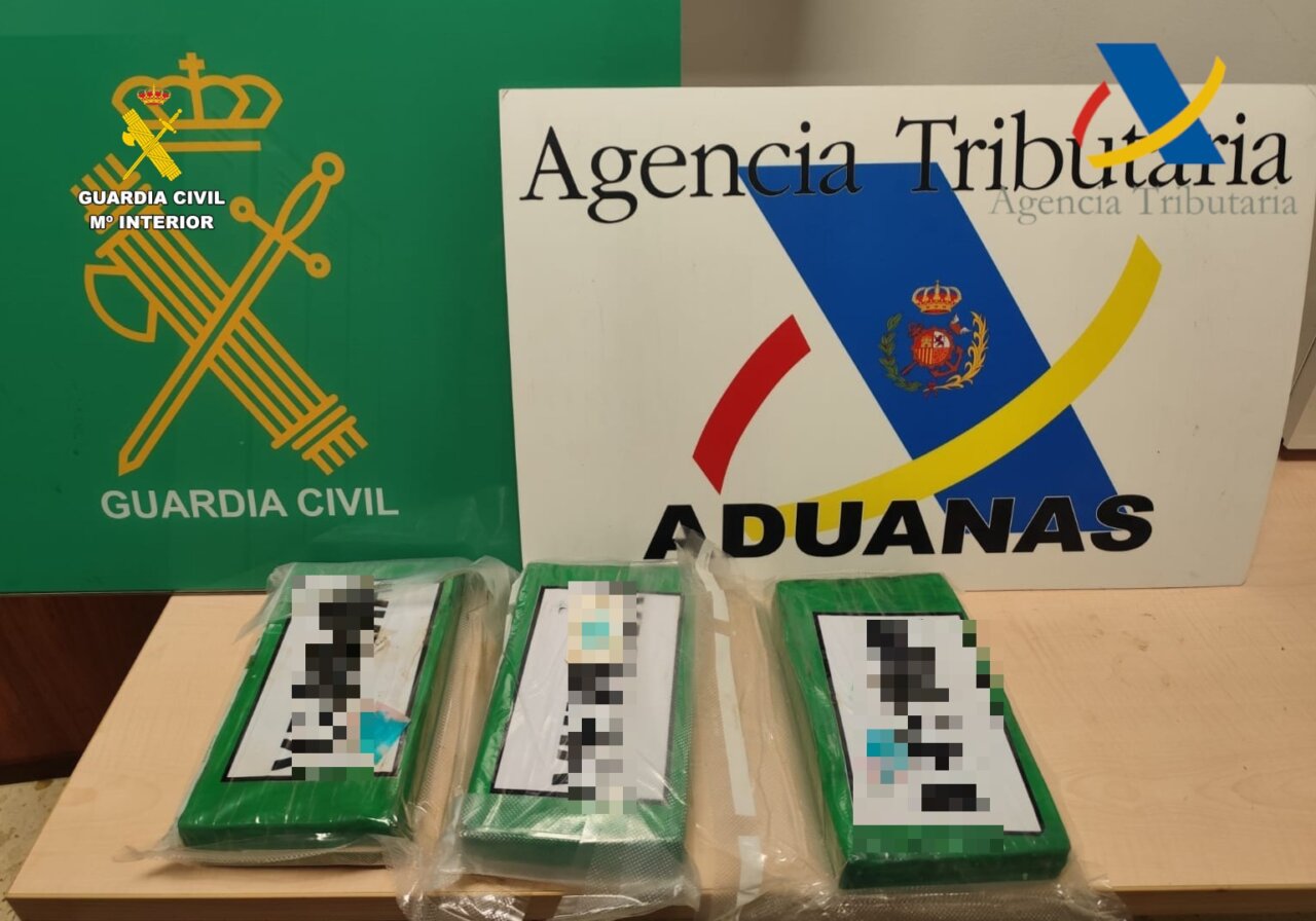 Paquetes de cocaína confiscados en el aeropuerto de Valencia