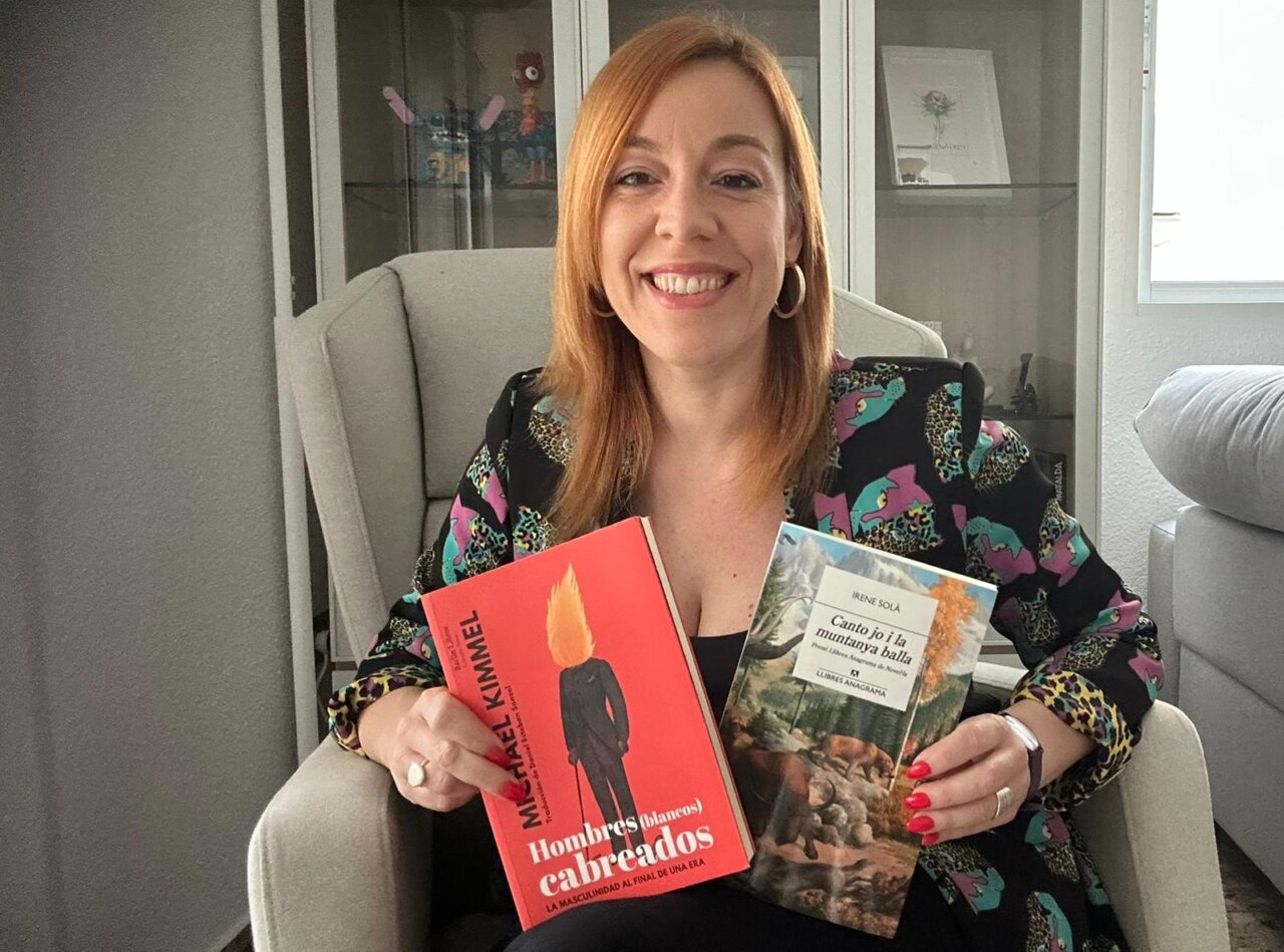 Dolors Gimeno celebra el Día del Libro recomendando lecturas.